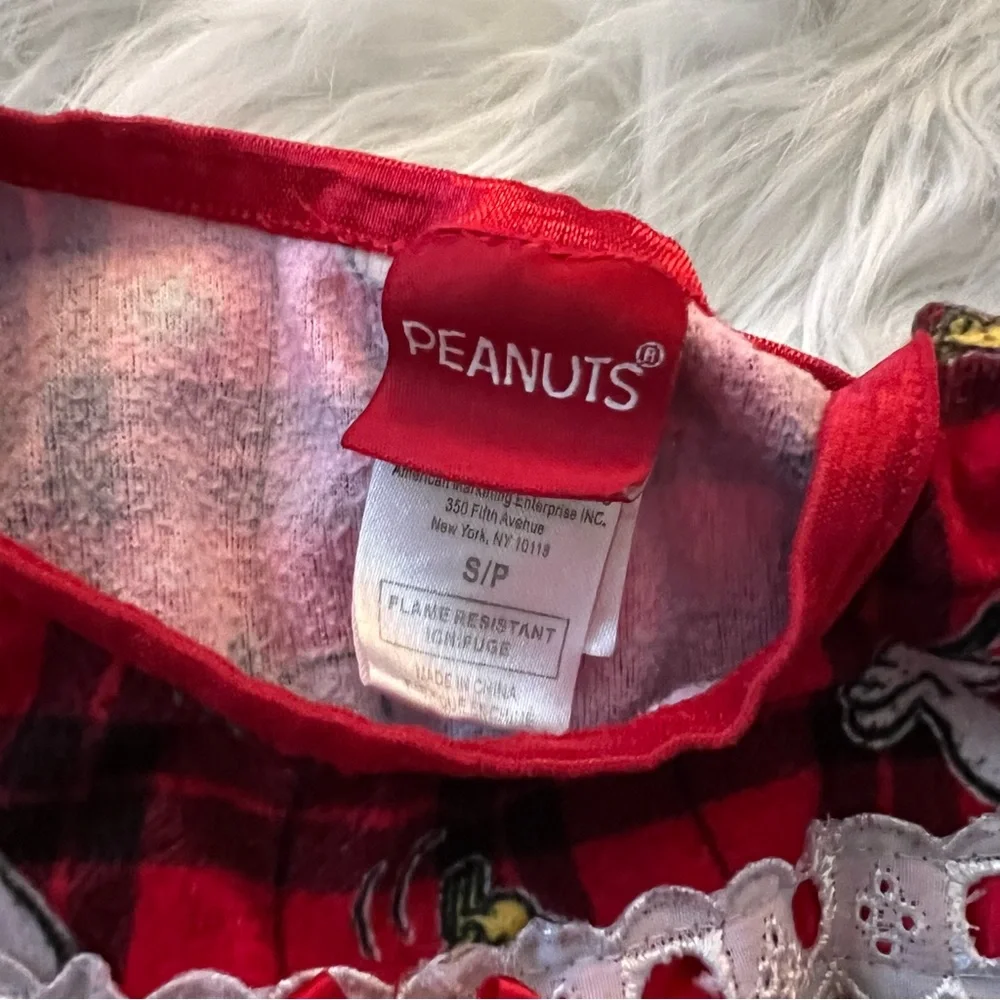 Girls Snoopy Peanuts Christmas Nightgown Size Small